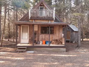 Cozy Creek-Side Cabin - Image 4