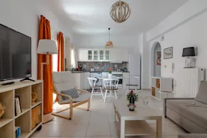 Soak up the Retro Vibes at a Beachfront Escape - Image 5