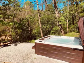 Mid Century Modern Getaway with outdoor Hot Tub - Image 4