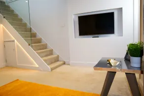 Trendy Urban Split level Apartment - Netflix&WiFi - Image 4