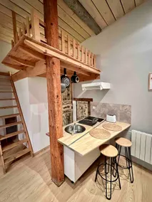 Pleasant studio in the center. - Image 4