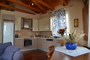 Kaposantes Sea view Apartment in the Old Town - Image 4