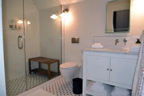 Fun Location in Five Points - Image 3