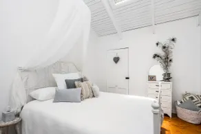 Samadhi Hinterland Hideaway- 3 mins to Bangalow - Image 3