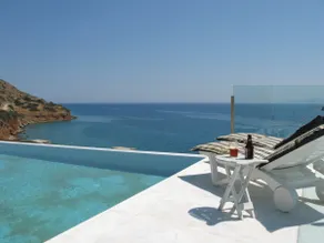 Beachfront Luxury Villa, heated Infinity Pool - Image 2