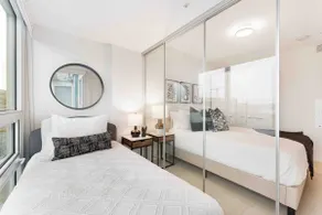 Stylish & Modern 2beds A/C & Parking - Image 4