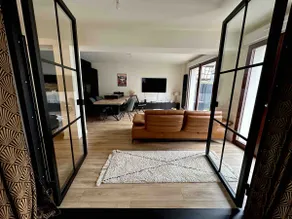 Atypical apartment, with garden - Image 2