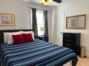 C6 Close to beaches, downtown, history, parking! - Image 3