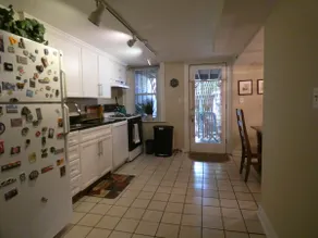Cozy chic apartment in lovely Mt. Pleasant - Image 4