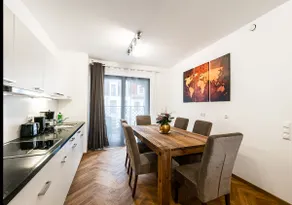2-bedroom-apartment with a view to the church - Image 4