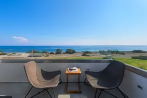 Laysan Albatross Beach Front Villa - Image 2