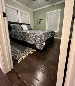 Hidden Gem in older neighborhood! - Image 4