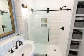 Hip 3 BR in Heart of Historic Wicker Park! - Image 3