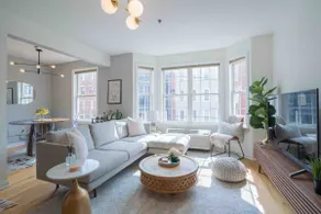 Sun Drenched & Spacious Hoboken Gem-Minutes to NYC - Image 2