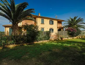 Villa with swimming pool, garden and sea view - Image 4