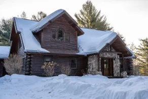 Spacious Lakefront Lodge, Kayaks/Canoes Included! Pet Friendly! - Image 3