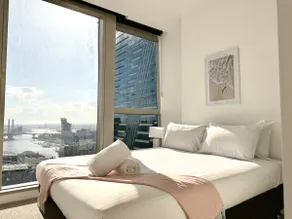 Fireworks Seclusion 3B2B Apt Balcony Pool & Gym - Image 2