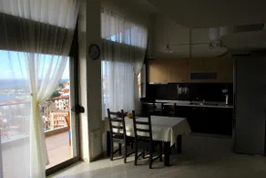Luxury apartment with magnificent panoramic views - Image 2
