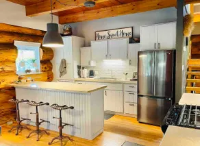 Cozy Log Cabin - Image 3