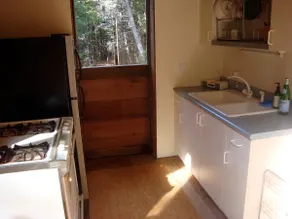 GUEST HOUSE in young redwood forest - Image 4
