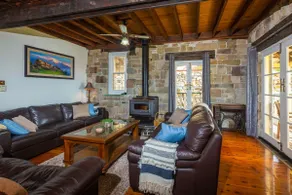 Bimbadeen Mountain Retreat - Image 3