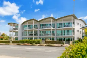 Gallery 5: The Beach House - Image 2