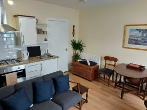 Lovely seaside flat in heart of historical Broughty Ferry - Image 4