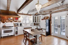 Cozy Cottage - Heart of Downtown Wayzata - Image 5