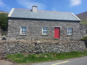 Coastal Cottage, Dingle on Wild Atlantic Way - Image 2