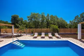 Nice house for 8 with pool and Jacuzzi - Image 2