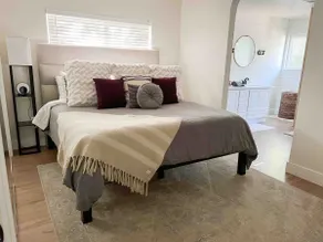 NEW BEAUTIFUL Classic Modern Brick House + Hot tub - Image 4