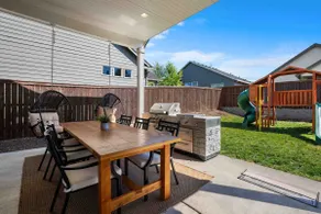 New home in Brush Prairie - Image 5