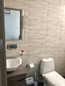 Studio apartment with bathroom, AC, no Airbnb fees - Image 3