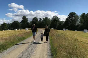 Right out in the nature! Lovely and comfortable. - Image 3