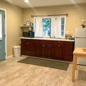 Redwood Guest Suite-Cedar Mill, Portland - Image 4