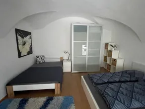Centrally located condominium with balcony - Image 4