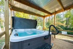 Zen 2 Getaway in the Woods with Private Hot Tub - Image 2