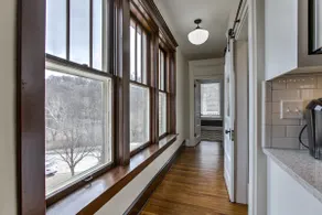 Modern gem with great downtown views + king bed. - Image 4