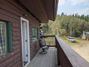 Upstairs 1BR Apt with Panoramic View of Divide - Image 3