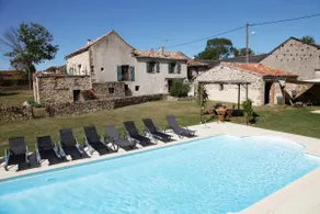 3 stone houses with heated swimming pool - Image 3
