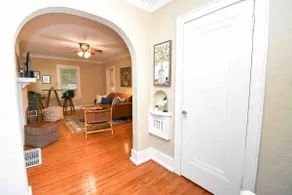Peoria Heights Petite Charmer- Cozy Cottage Escape - Image 3