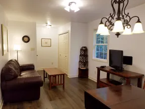 Carriage House at Bracken in Downtown Location - Image 2