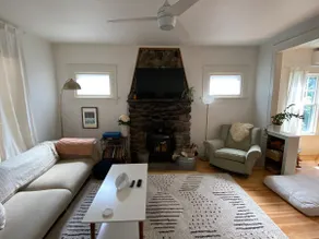 Cheerful bungalow with fireplace in town - Image 3