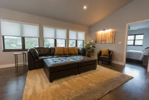 Luxury Downtown Penthouse - Image 5