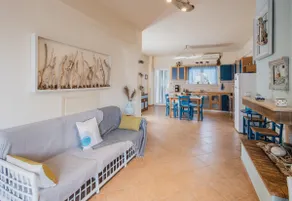 "Seashell " Maisonette with Private Yard - Image 2