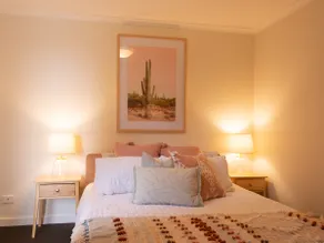Glenelg Luxury Beachside - Views*Wine*Foxtel*Wifi - Image 4