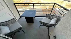 3rd floor condo in Providence - Image 5