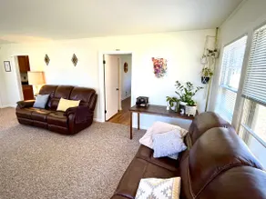 Retro Retreat with Lake & Mountain Views - Image 4