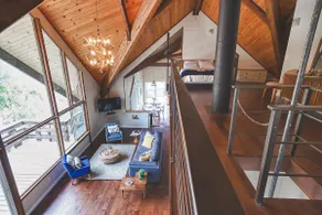 Charming Home Inside Sequoia Park - Image 2