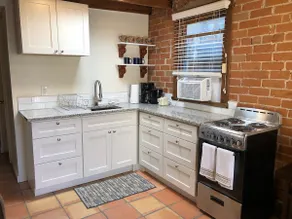 Charming and Updated Guesthouse! - Image 3